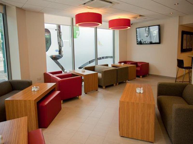 Travelodge London Central Waterloo Экстерьер фото