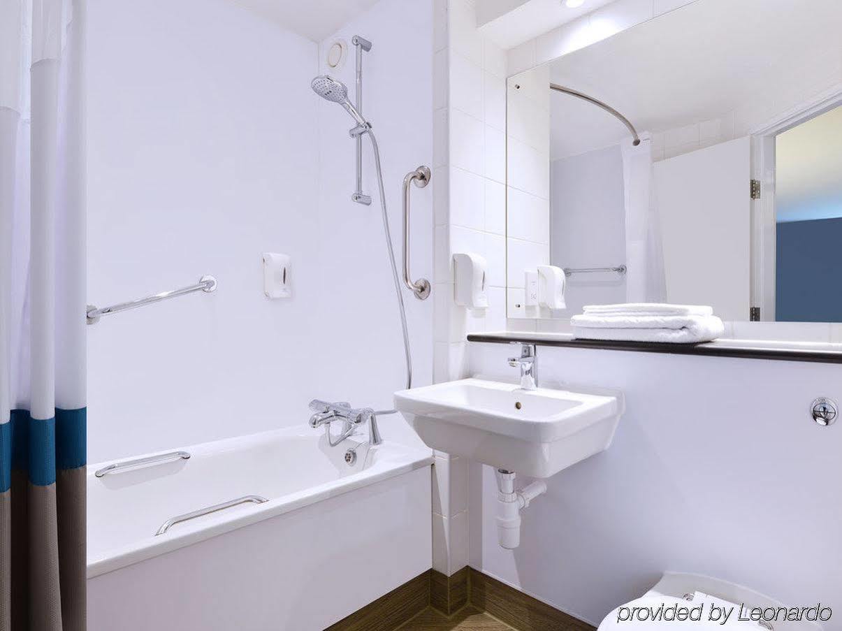 Travelodge London Central Waterloo Экстерьер фото